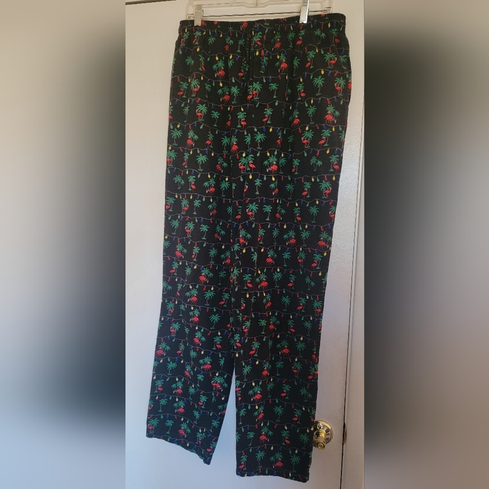 Men's Tall size L large pants. Stretch waist with pink flamingos